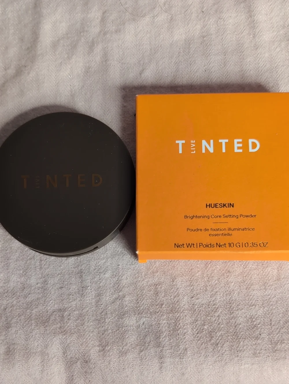Live Tinted Hueskin Brightening Core Setting Powder-Color: Medium 2- New In Box